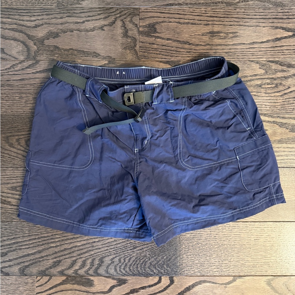 Never Worn Columbia Women’s Dark Blue Cargo Shorts with Belt